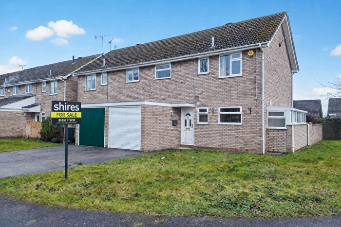 3 Bedroom Semi-Detached House For Sale In Robin Close, Mildenhall, IP28