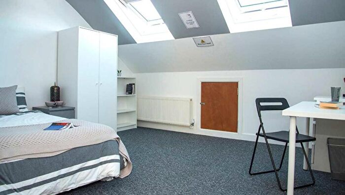 6 Bedroom House To Rent In Hudson Road, Southsea, PO5