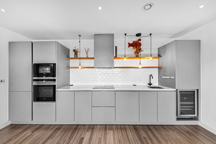 2 Bedroom Flat To Rent In Constance Green Court, Goldsmiths Row, E2