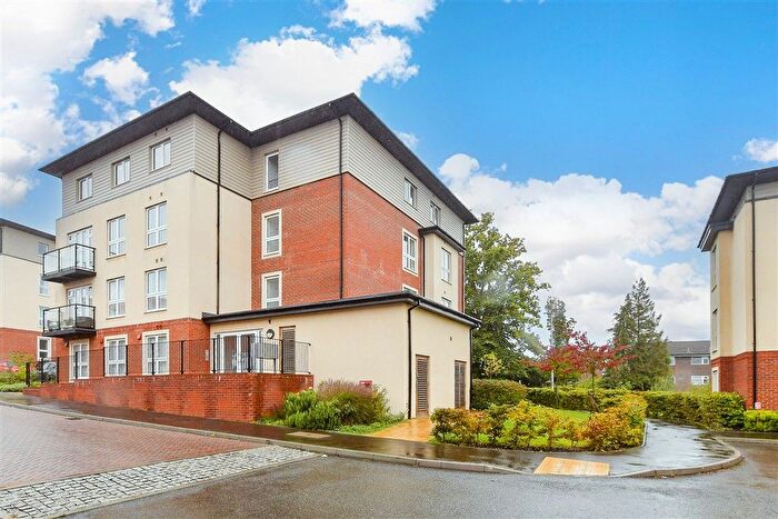 2 Bedroom Flat For Sale In Bailey Place, Crowborough, East Sussex, TN6