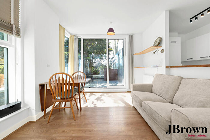 2 Bedroom Apartment To Rent In Waterside Apartments, London, London, London, N4