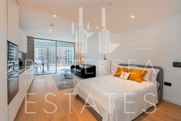 Apartment To Rent In L-, Electric Boulevard, Battersea, SW11
