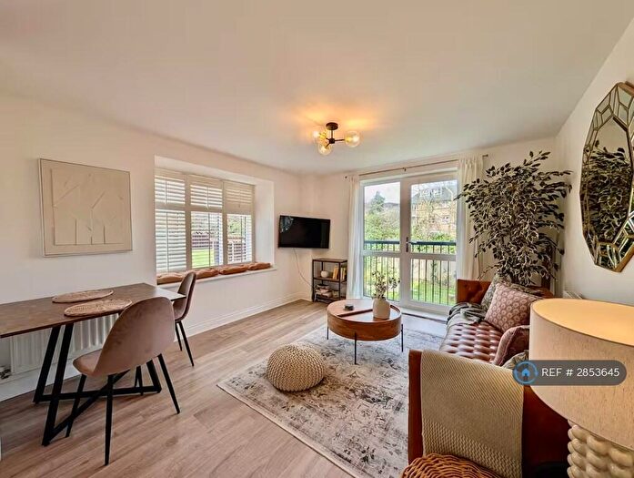 2 Bedroom Flat To Rent In William Court, Norwood, SE25