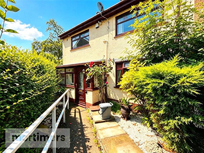 2 Bedroom Semi Detached House For Sale In Park Lee Road, Blackburn, Lancashire, BB2
