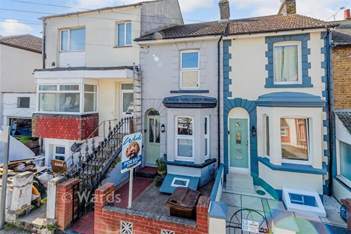 3 Bedroom Terraced House For Sale In Saxton Street, Gillingham, Kent, ME7