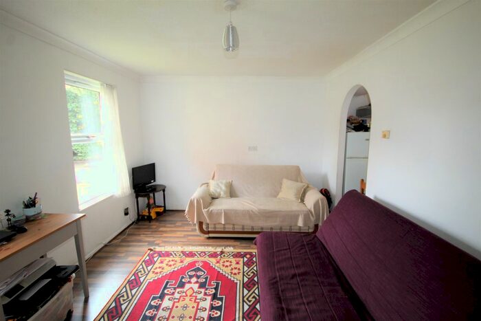 Studio To Rent In Coopers Close, London, E1