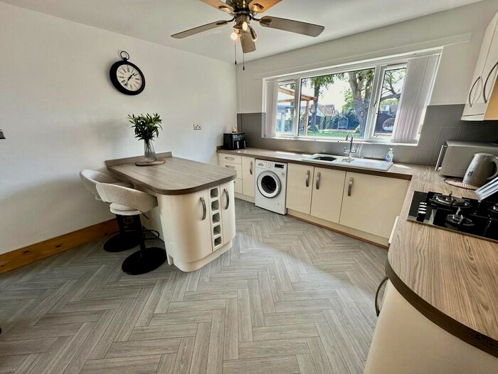 3 Bedroom Detached Bungalow For Sale In Ings Lane, Arksey, Doncaster, DN5