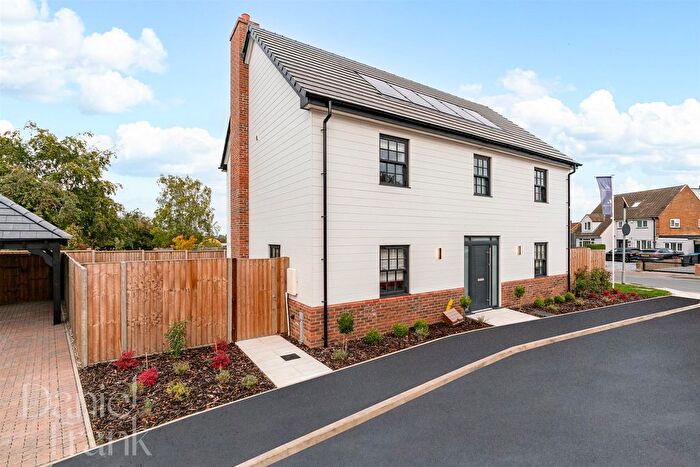 4 Bedroom Detached House For Sale In Hawthorn Close, Ongar Road, Fyfield, CM5