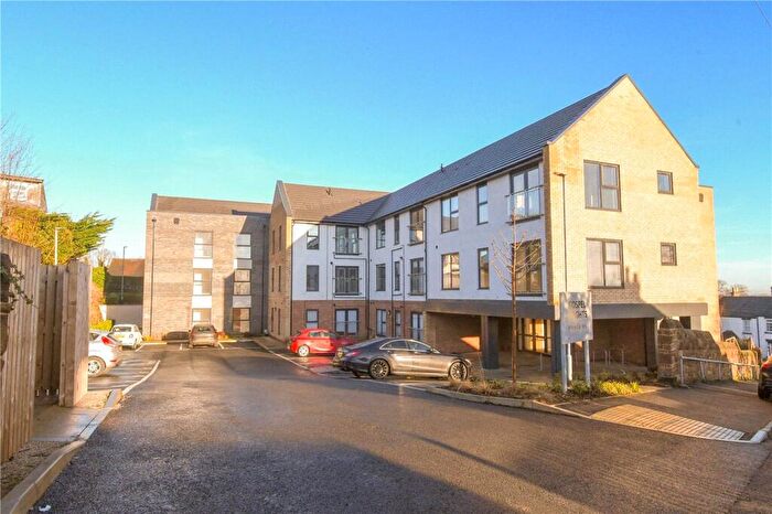 2 Bedroom Apartment To Rent In Radnor Avenue, Heswall, Wirral, CH60