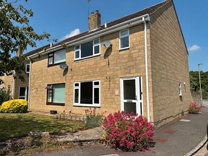 3 Bedroom Semi-Detached House To Rent In Finchdale Close, Carterton, Oxon, OX18