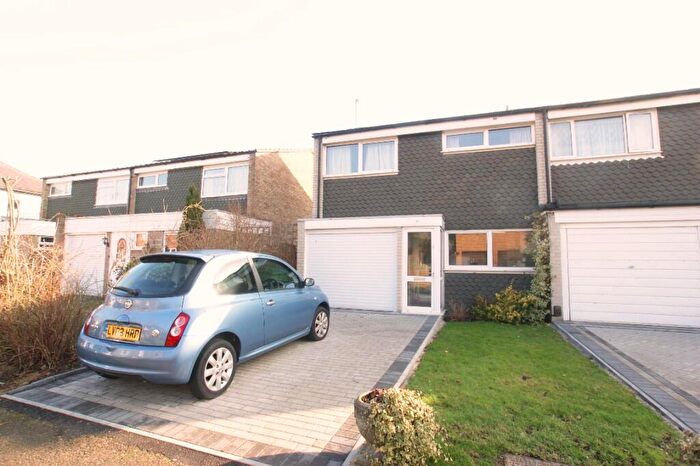 3 Bedroom Semi-Detached House To Rent In Green Lane, Walton-On-Thames, Surrey, KT12