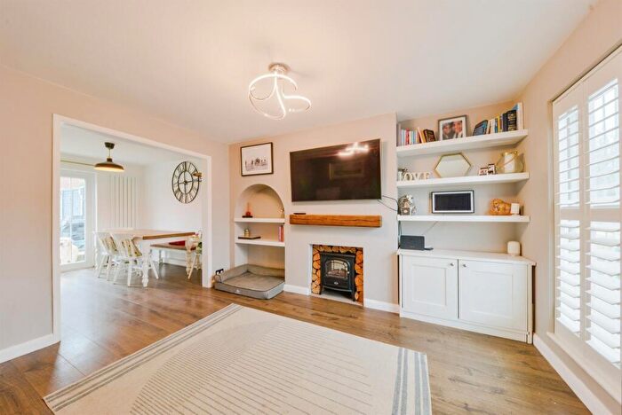 3 Bedroom End Of Terrace House For Sale In Archers Ride, Welwyn Garden City, AL7