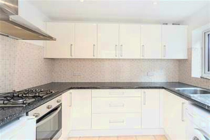 1 Bedroom Flat To Rent In Ashley Road, Parkstone **zero Deposit Option Available**, BH14