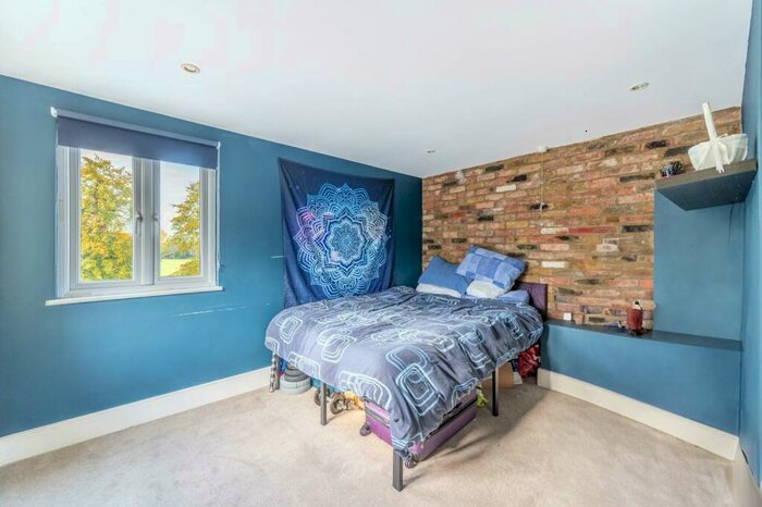 4 Bedroom Semi-Detached House To Rent In Roxborough Road, Harrow, HA1