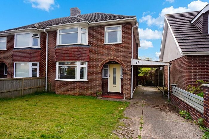 3 Bedroom Semi Detached House For Sale In Gibson Road, High Wycombe, HP12