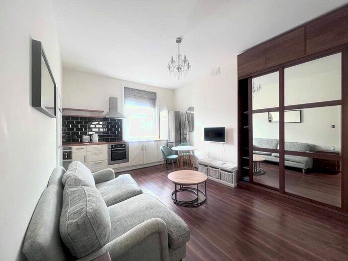 1 Bedroom Flat To Rent In Queen's Gate Gardens, South Kensington, SW7