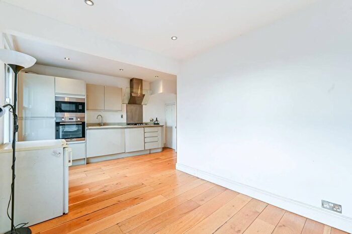 2 Bedroom Maisonette To Rent In St Pauls Road, Highbury And Islington, London, N1