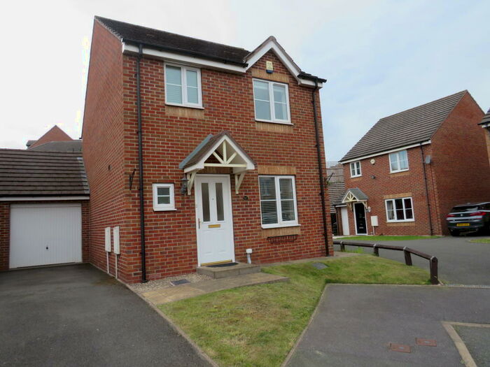 3 Bedroom House To Rent In Summerton Road, Oldbury, B69