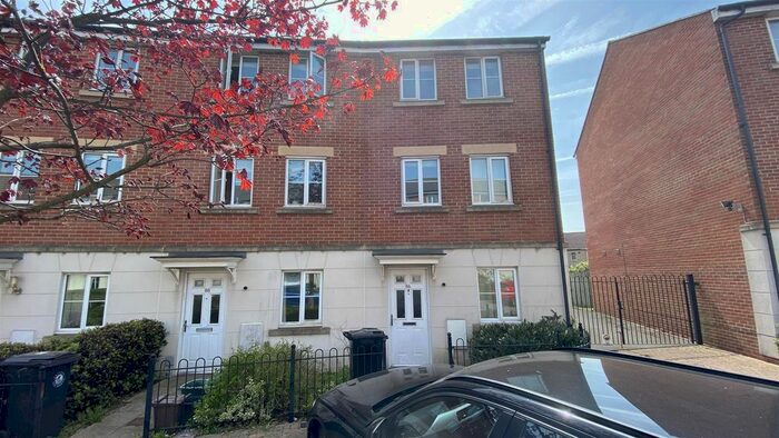 4 Bedroom Town House To Rent In Montreal Avenue, Horfield, Bristol, BS7