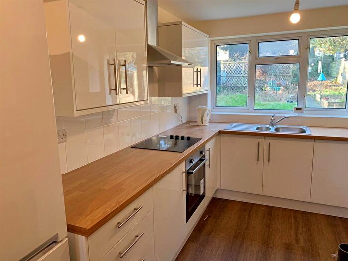 6 Bedroom Semi-Detached House To Rent In Station Road, Bristol, BS34