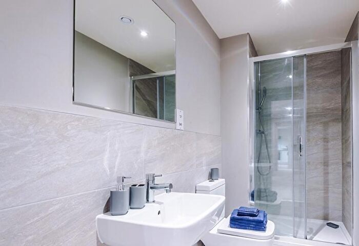 2 Bedroom Flat To Rent In North Street, Sheepscar, LS2