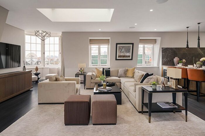 3 Bedroom Flat To Rent In Charles Street, London, W1J