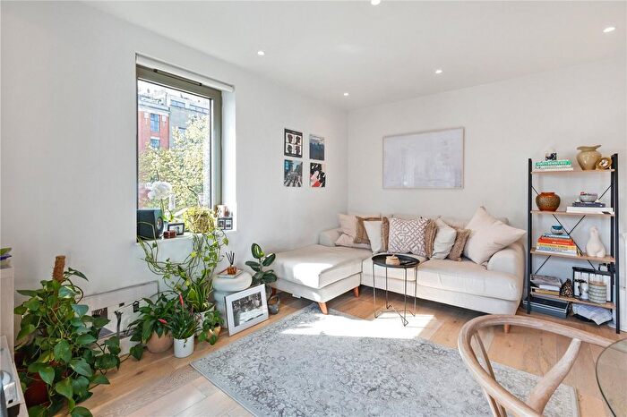 2 Bedroom Flat For Sale In Hermes Street, London, N1