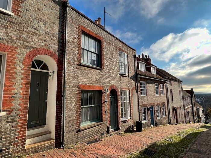 2 Bedroom House To Rent In Keere Street, Lewes, East Sussex, BN7