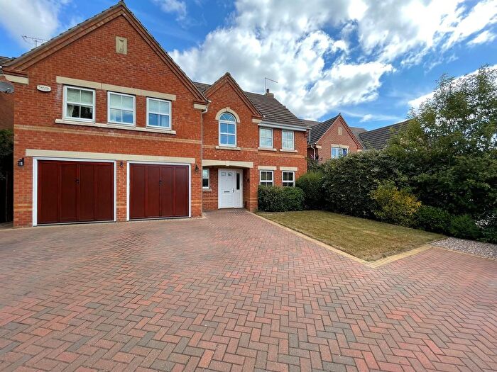5 Bedroom Detached House For Sale In Roman Close, Wootton, Northampton, NN4