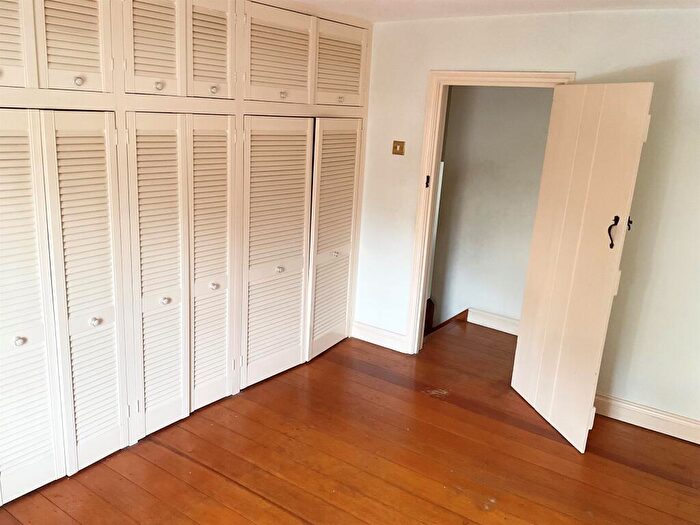 2 Bedroom Cottage For Sale In Trym Road, Bristol, BS9