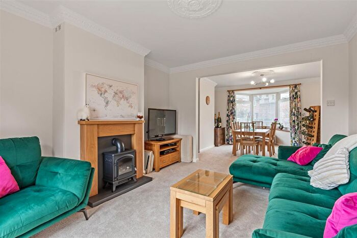 3 Bedroom Semi-detached House For Sale In Knox Close, Norwich, NR1