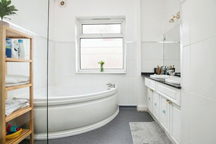 7 Bedroom Detached House To Rent In Handsworth Wood Road, Birmingham, B20