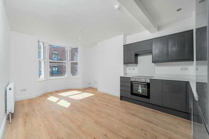 2 Bedroom Apartment To Rent In Kenworthy Road, Hackney, E9