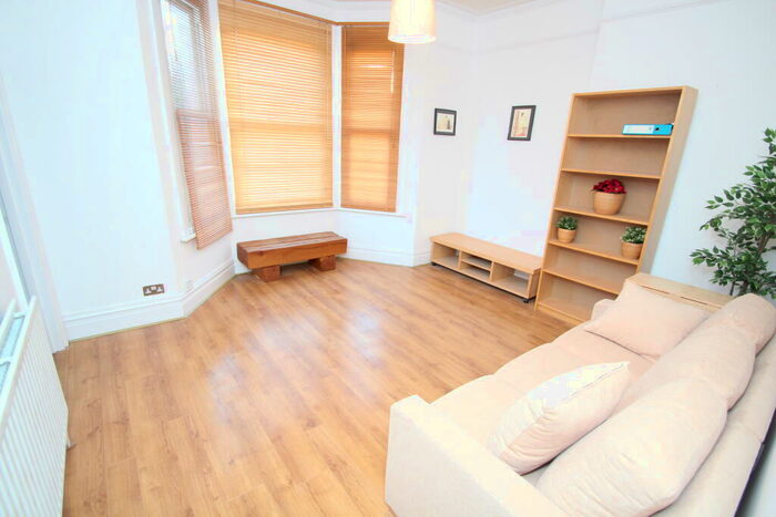 1 Bedroom Flat To Rent In Addiscombe Road, Croydon, CR0