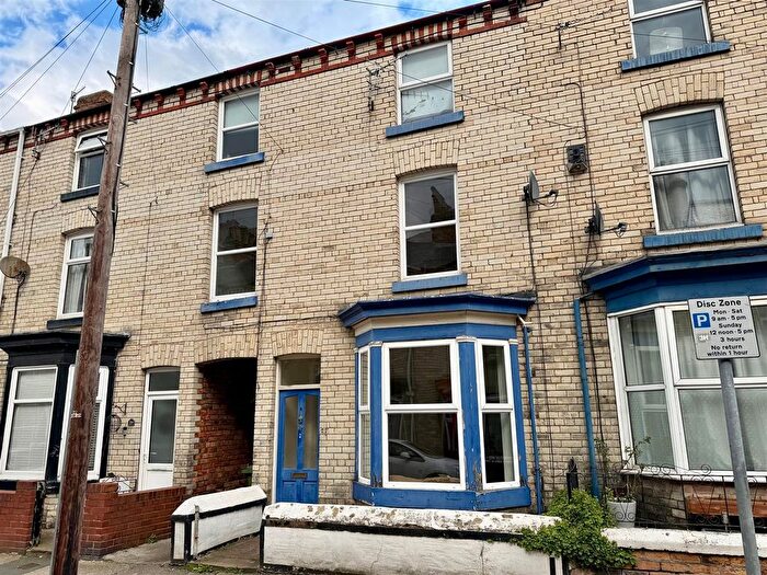 3 Bedroom Terraced House For Sale In Commercial Street, Scaborough, YO12