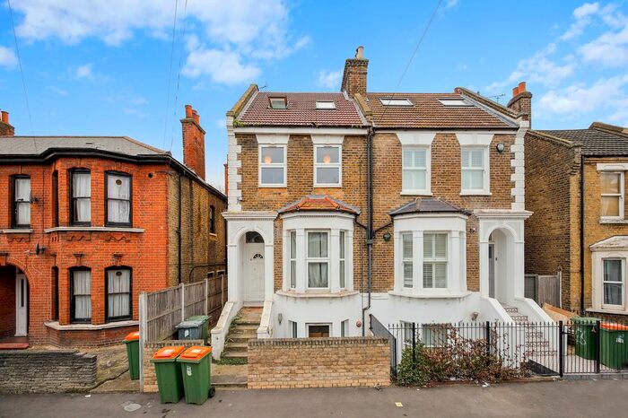 2 Bedroom Flat To Rent In Park Road, London, E15