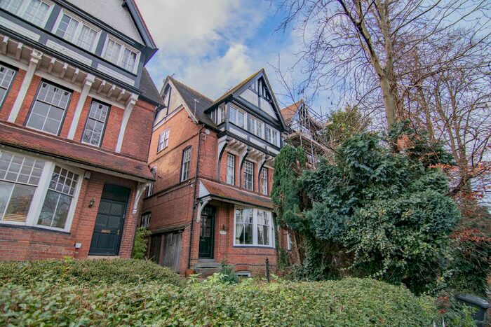 3 Bedroom Maisonette To Rent In Stoneygate Road, Leicester, LE2