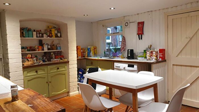 3 Bedroom Terraced House To Rent In Union Road, LN1