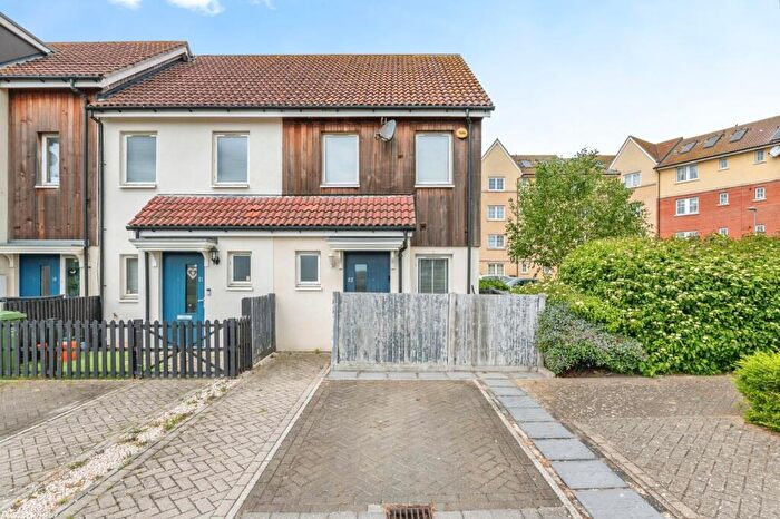 2 Bedroom End Of Terrace House For Sale In Montgomery Drive, Basildon, Essex, SS14