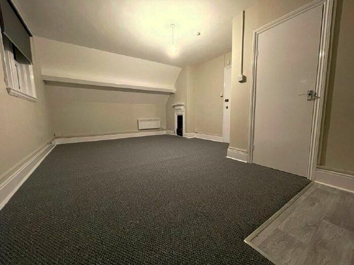 Studio To Rent In Harewood Road, Surrey, CR2