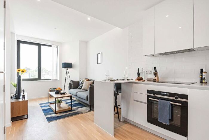 1 Bedroom Flat To Rent In Gravity Co Reading Town Centre, Queens Road, Reading, Berkshire, RG1