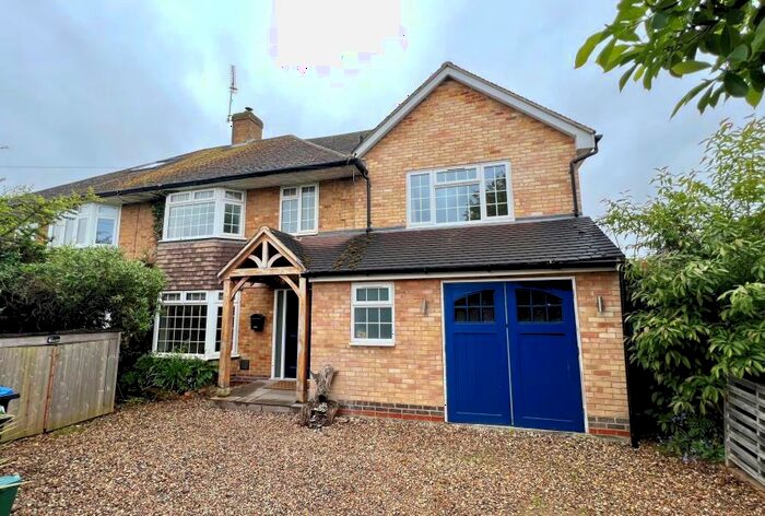 4 Bedroom Terraced House To Rent In Chertsey, KT16