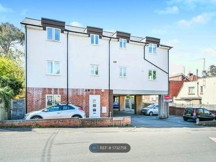2 Bedroom Flat To Rent In Seagers Court, Chippenham, SN14