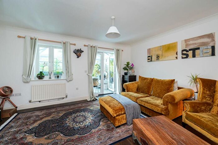 3 Bedroom Terraced House For Sale In Gordon Road, Haywards Heath, RH16