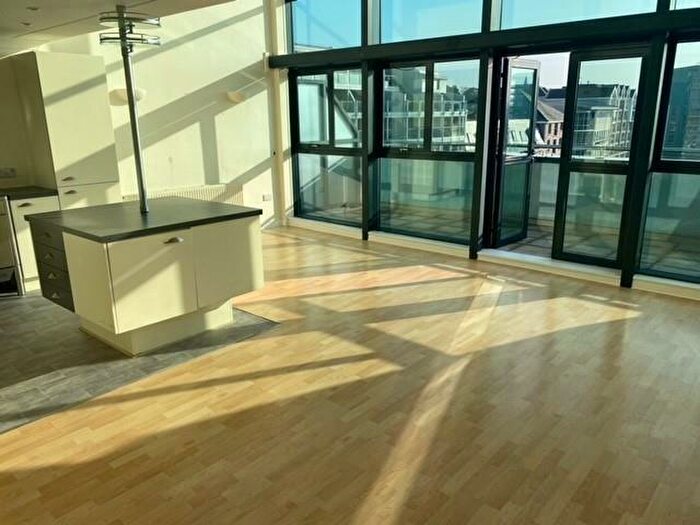 3 Bedroom Apartment To Rent In Vauxhall Street, Plymouth, PL4