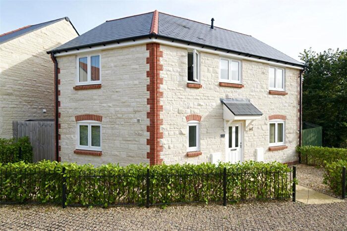 3 Bedroom Detached House For Sale In Orchard Way, Weymouth, DT4