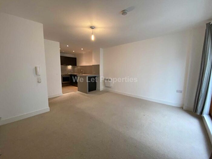 1 Bedroom Apartment To Rent In Vallea Court, Manchester, M4