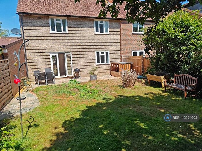 3 Bedroom Terraced House To Rent In Hornhatch, Guildford, GU4