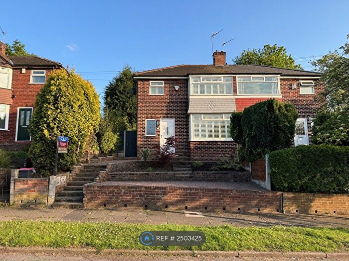 3 Bedroom Semi-Detached House To Rent In Light Oaks Road, Salford, M6