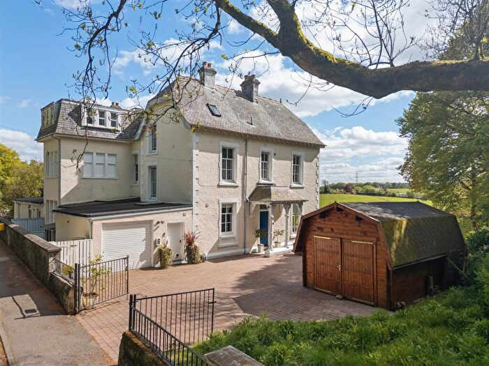 6 Bedroom Semi-Detached House For Sale In Rockcliffe House, Rumbling Bridge, KY13